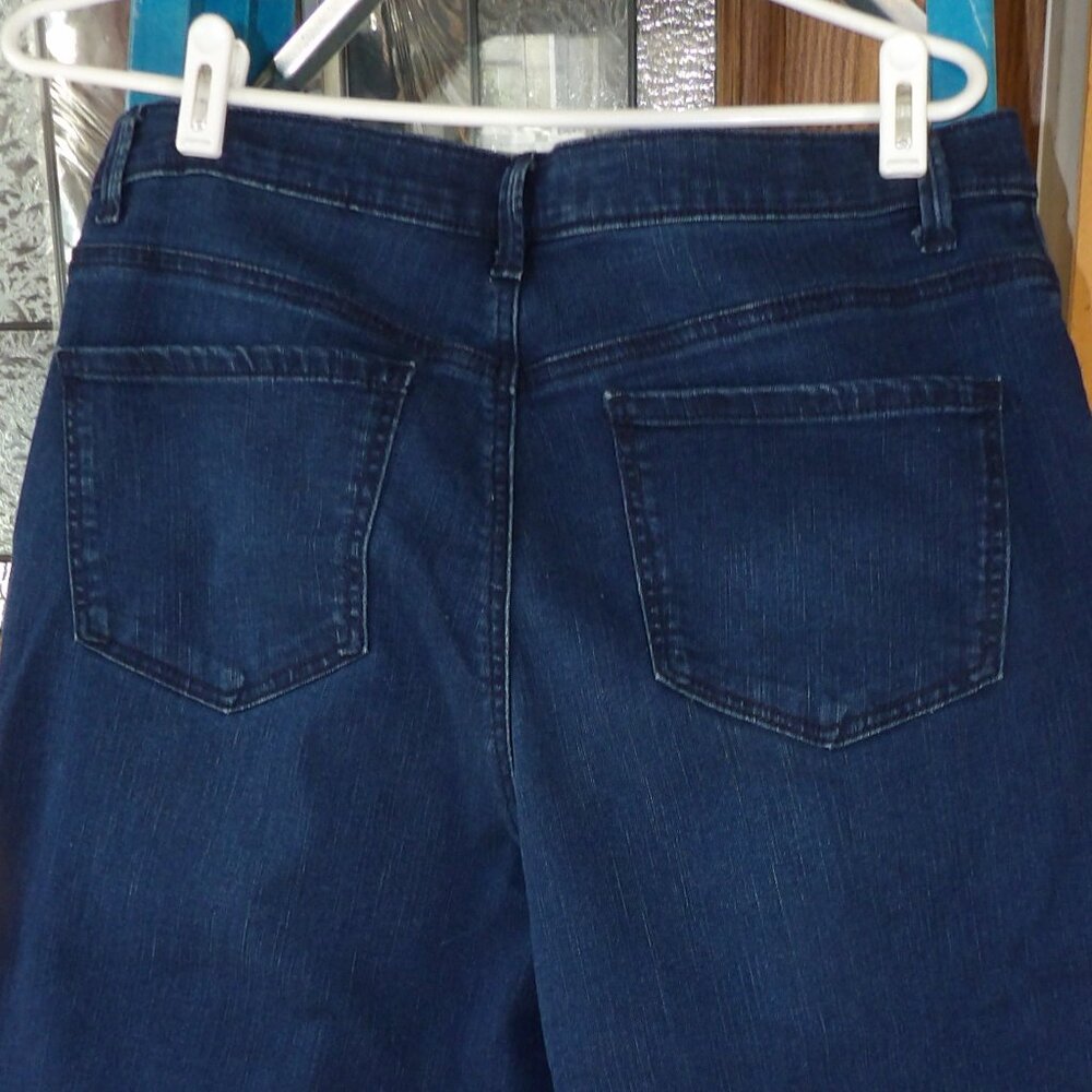 Gloria Vanderbilt Amanda Denim Capris, Size 14 - Picture 5 of 5